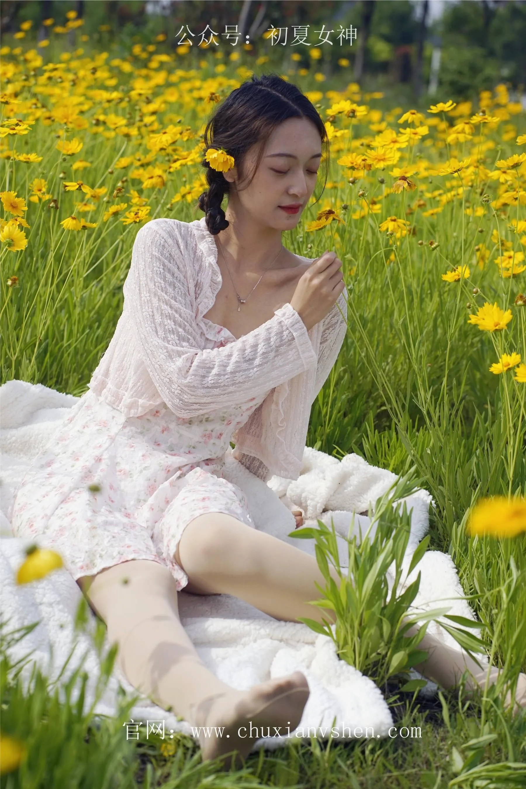 初夏女神 NO.070 依依 邻家女孩-风中少女 [122P]插图8
